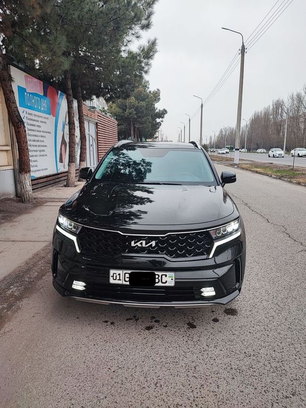 Kia Sorento Қора рангли, тоза ва яхши ҳолатдаги машина сотилади