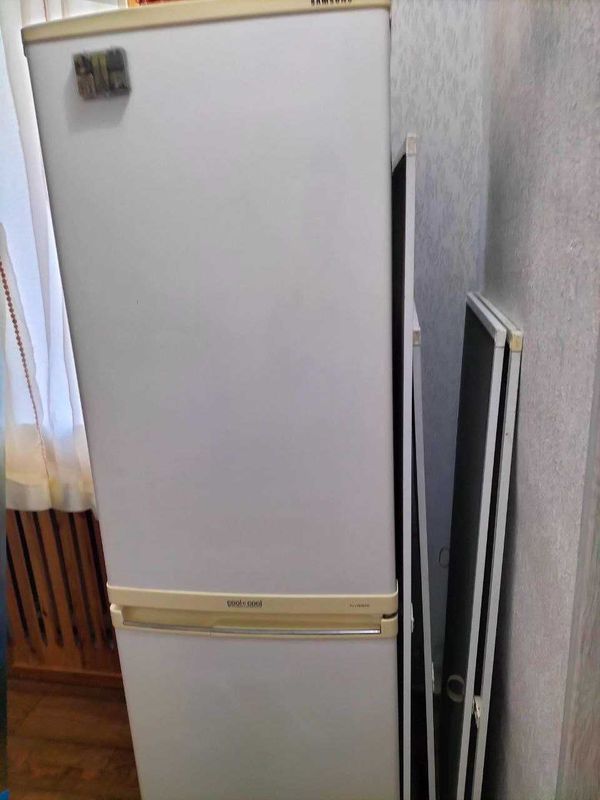 Продам холодильник Samsung RL-17 MBMS в отличном состоянии. Продам холодильник Samsung RL-17 MBMS в отличном состоянии.