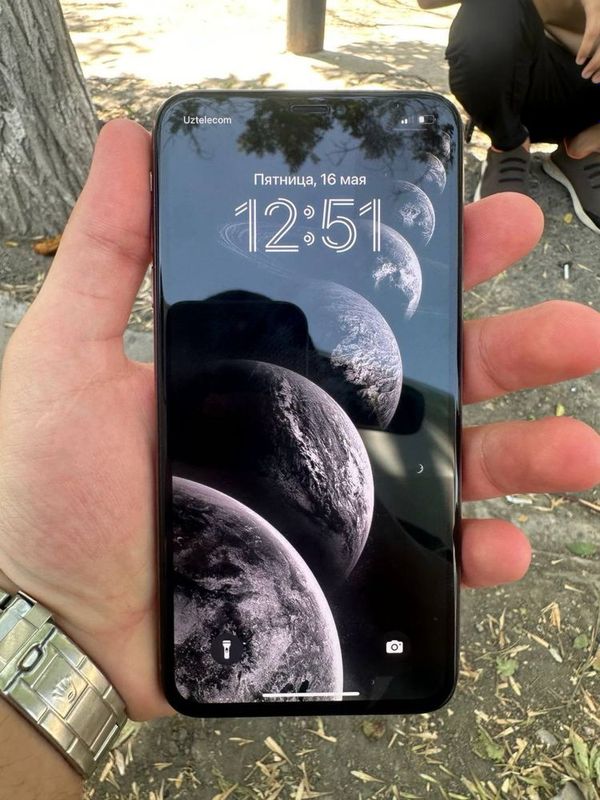 Iphone XS Max.