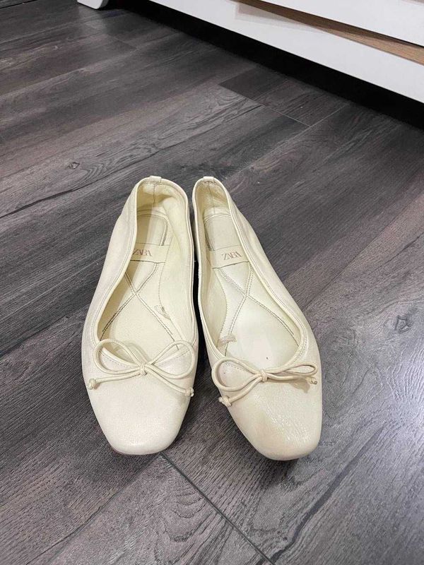 Кожаные лодочки Zara Кожаные лодочки Zara