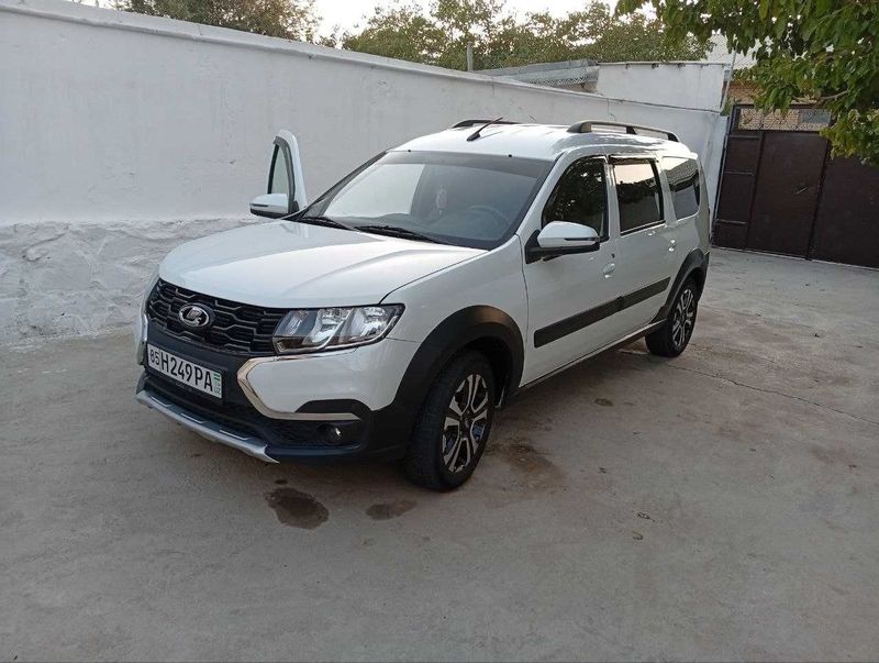 Lada Largus kross 2022 сотилади