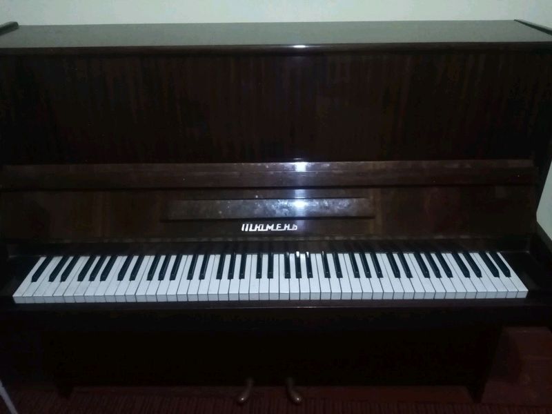 pianino holatii yaxshi pedali hammasi ishlayd pianino holatii yaxshi pedali hammasi ishlayd