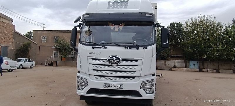 FAW JK6 6x4 Euro 8.60 metr 25 tonnali Avtofurgon sotiladi FAW JK6 6x4 Euro 8.60 metr 25 tonnali Avtofurgon sotiladi