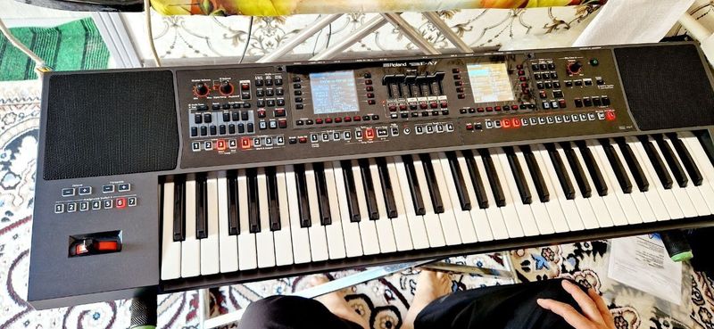 Roland E-A7 sotiladi Roland E-A7 sotiladi