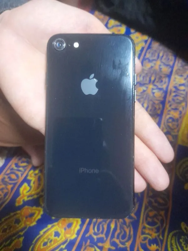 Iphone se sotiladi Iphone se sotiladi