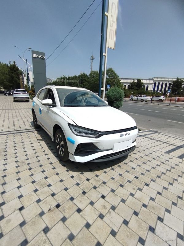 Byd e2 avtomobili sotuvda Andijon avtosalonida Byd e2 avtomobili sotuvda Andijon avtosalonida