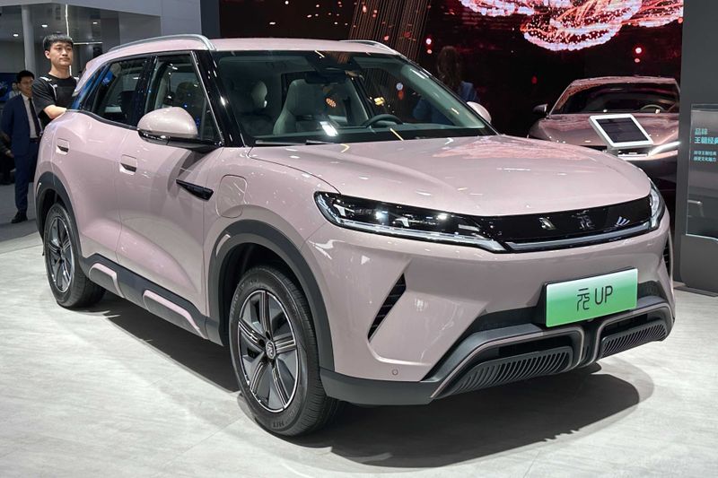 BYD yuan up plus full 510 km naxt va xalol nasia pasport evaziga BYD yuan up plus full 510 km naxt va xalol nasia pasport evaziga