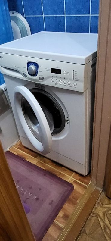 Стиральная машинка LG 5 кг продается Стиральная машинка LG 5 кг продается