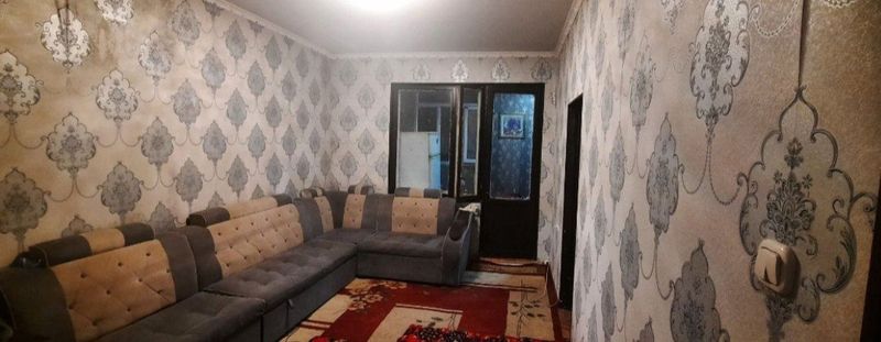 Novzada joylashgan 300$ yana kelishaman maklersiz