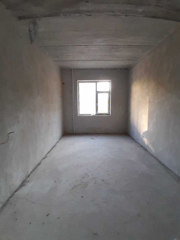3 xonalik sotiladi 1 etajda karobka