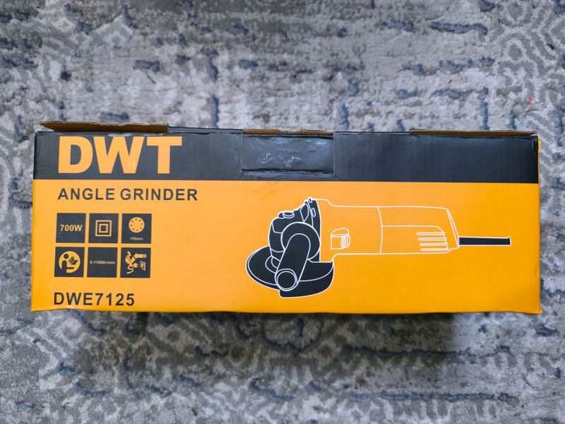 Болгарка DeWalt 700W Болгарка DeWalt 700W