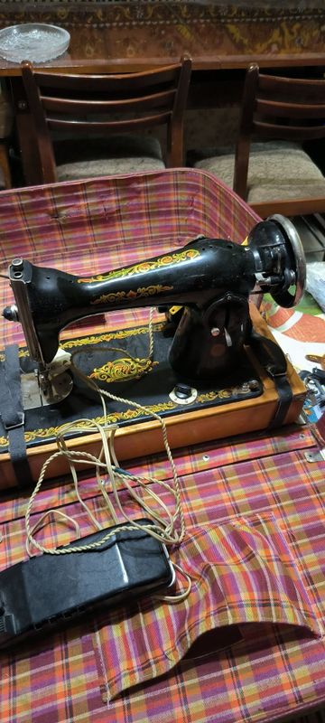 Продам швейную машинку Продам швейную машинку