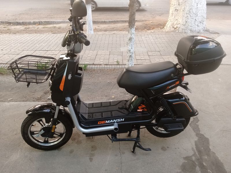 Elektr skutr sotiladi holati zor narxi 5200000 Elektr skutr sotiladi holati zor narxi 5200000