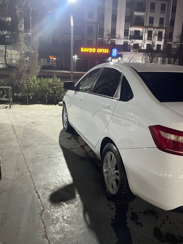 Lada vesta sotaman tez va arzon Lada vesta sotaman tez va arzon