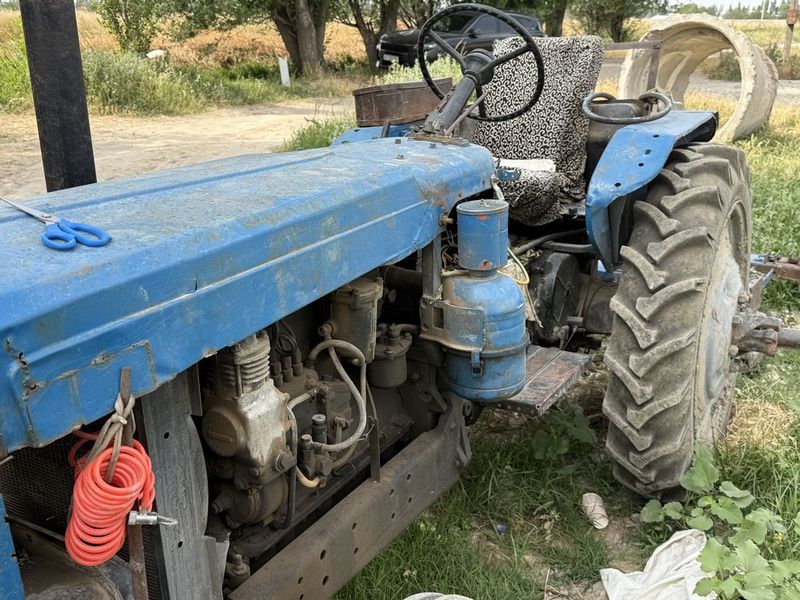 Traktor sotiladi MTZ Traktor sotiladi MTZ