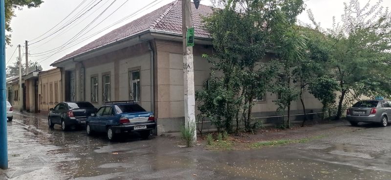 Офис ва Склад учун ховли Уй Ижарага бериллади