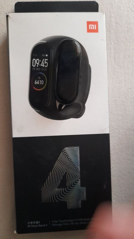 Mi band 4 sotiladi. Mi band 4 sotiladi.