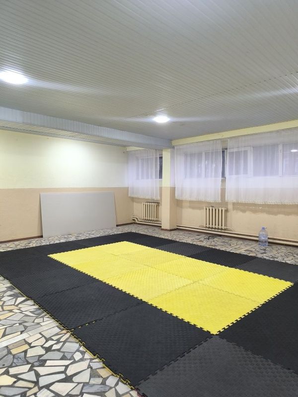 Tatamiy sotiladi 25kv Tatamiy sotiladi 25kv