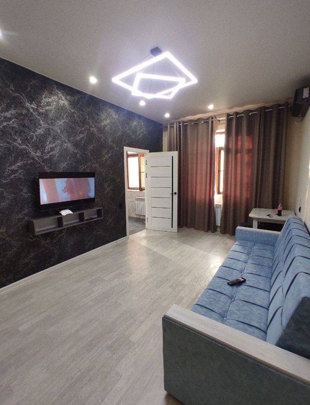 Novza metrogacha 1 bekat masofa uzoqlikda joylashgan Novza metrogacha 1 bekat masofa uzoqlikda joylashgan