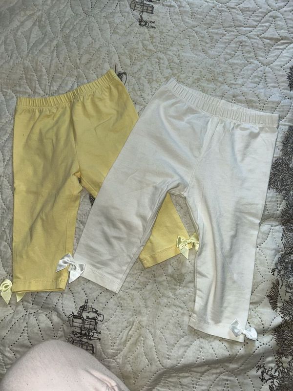 Лосины и калготки на 1-1,5 г га девочку. H&M. За все 10.000 Лосины и калготки на 1-1,5 г га девочку. H&M. За все 10.000