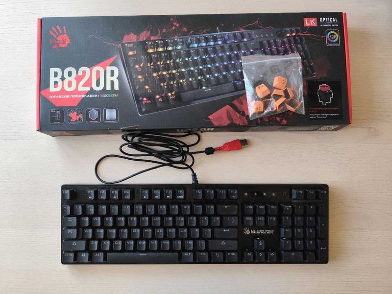 Клавиатура A4Tech Bloody B820R LK Light Strike Red Клавиатура A4Tech Bloody B820R LK Light Strike Red