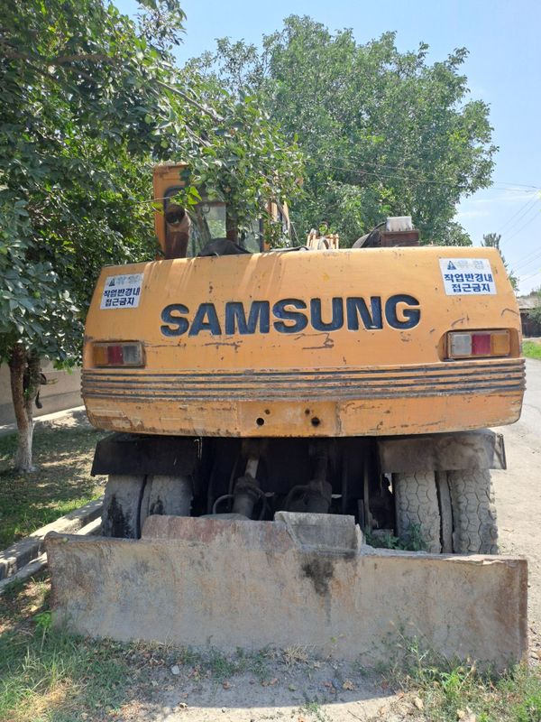 Samsung MX132 W traktor sotiladi Samsung MX132 W traktor sotiladi