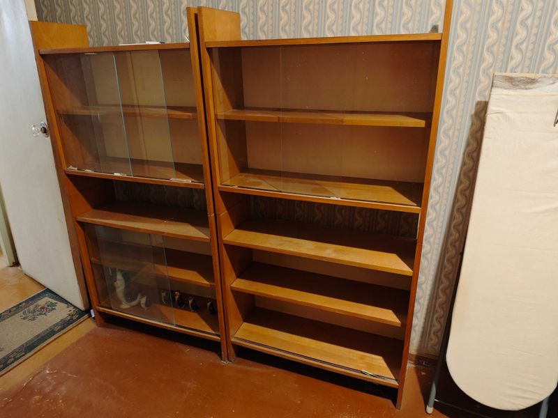 Продаются полки (под книги, посуду) Продаются полки (под книги, посуду)