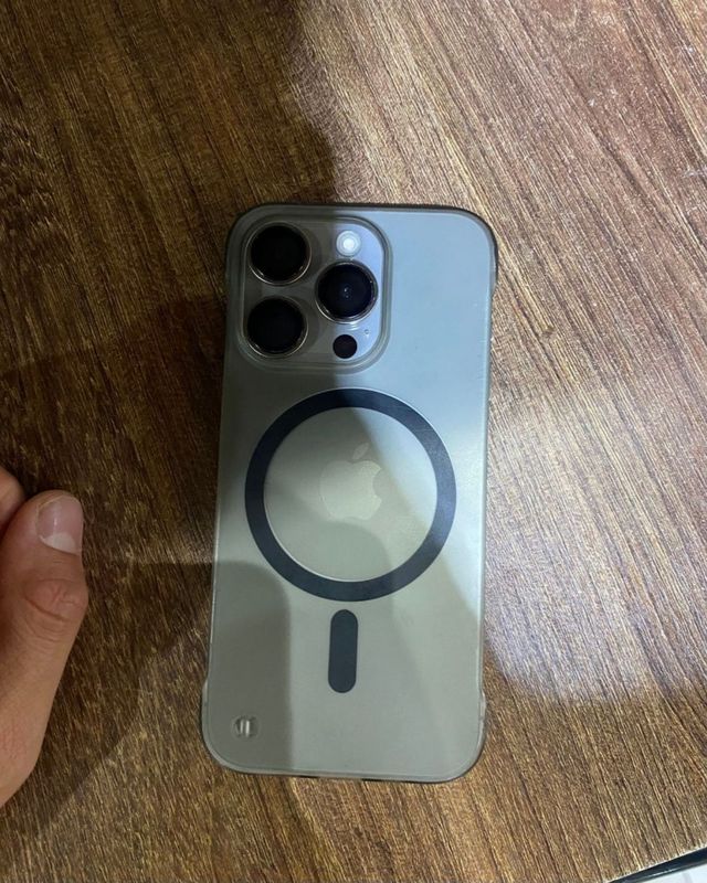 IPhone 15 pro 256 gb