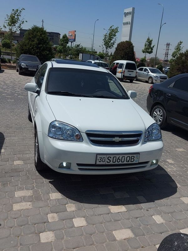 Lasetti 1.6 sotiladi Lasetti 1.6 sotiladi