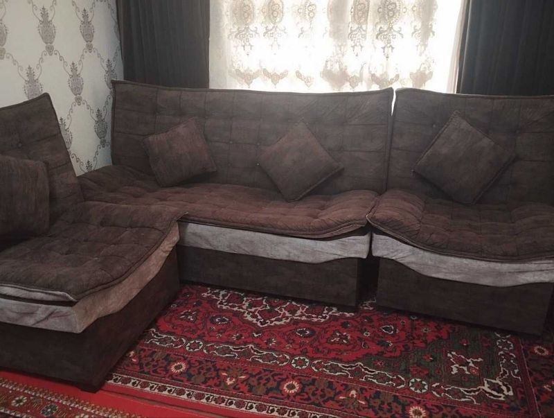 Диван для гостиной. Диван для гостиной.