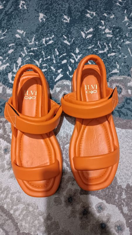 Продам сандали ILVI
