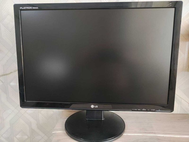 Продаётся монитор LG Flatron W2242S-PF Продаётся монитор LG Flatron W2242S-PF