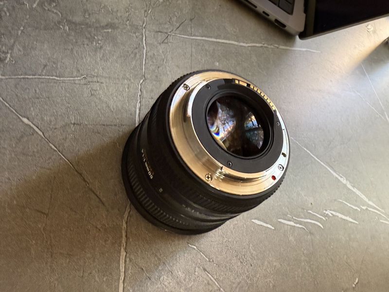 Продаю объектив Sigma 50mm f/1.4 EX DG HSM