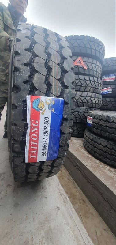 Грузовая шина Taitong 295/80R22.5-18PR узор S09