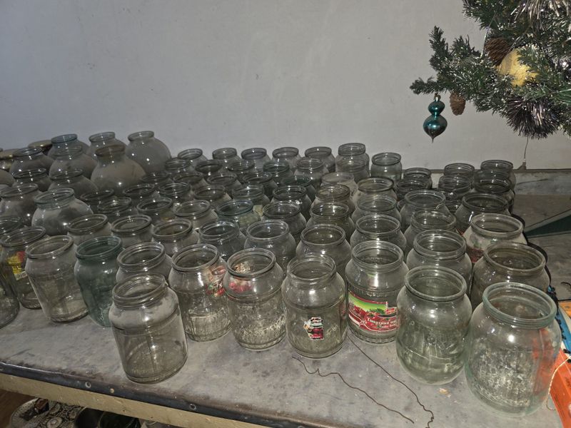 Банка 1,л 2,л 3,л прадаётся Банка 1,л 2,л 3,л прадаётся