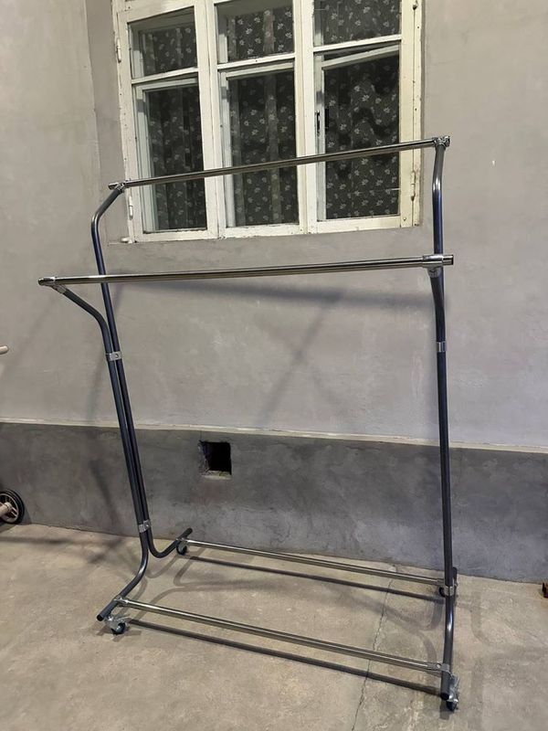 Garderobniy veshelka sotiladi Garderobniy veshelka sotiladi