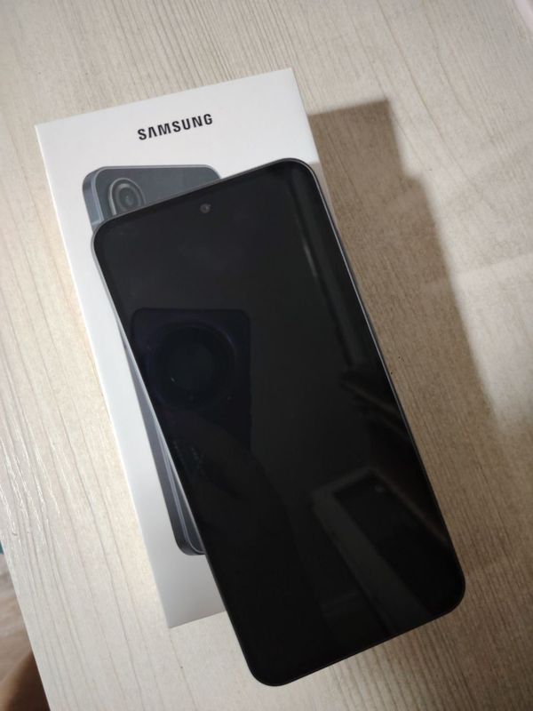 Samsung A36 8/256 li yengi karboka srochni sotiladi Samsung A36 8/256 li yengi karboka srochni sotiladi