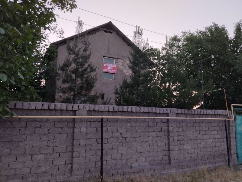 Срочно продаётся дача 6 сотох Срочно продаётся дача 6 сотох