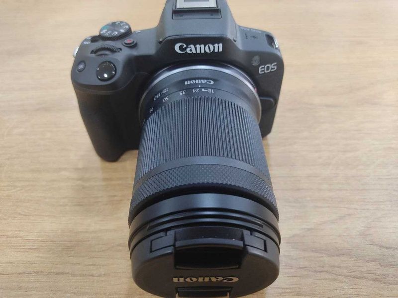 Фотокамера Canon EOS R50 kit