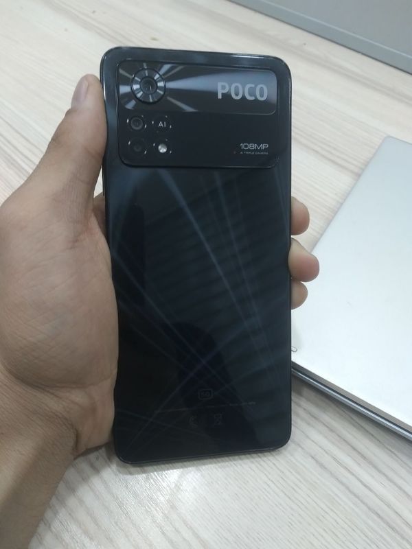 Poco x4 pro 5G xotirasi 8/256 holat ideal krobka zaryadchiklari bor