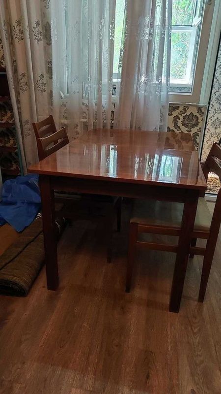 Стол раскладной и стулья (5 шт.), комплект, Болгария Стол раскладной и стулья (5 шт.), комплект, Болгария
