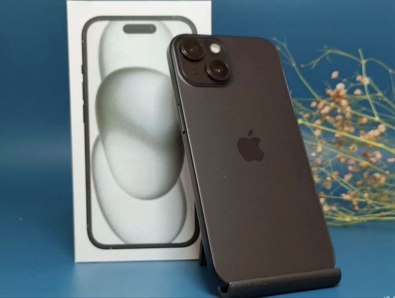 iPhone 15 128GB qora rang J/A holati a’lo iPhone 15 128GB qora rang J/A holati a’lo