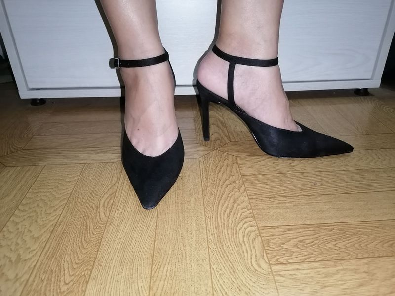 Женские босоножки Charles & Keith