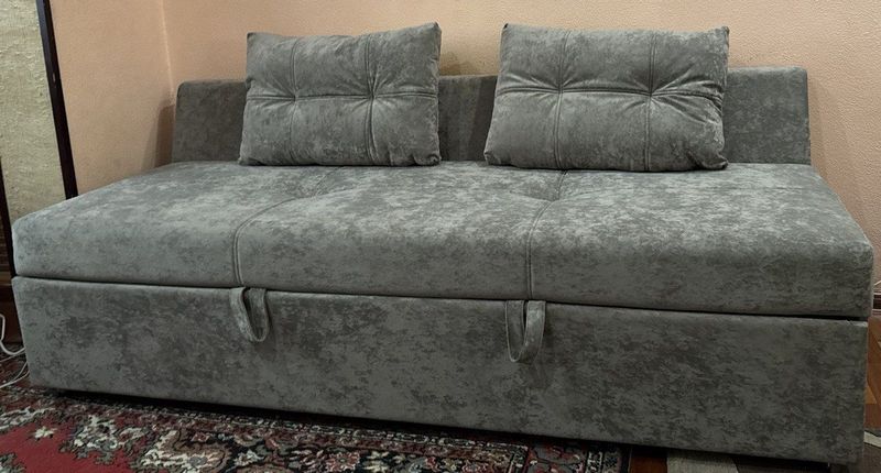 Продам диван. В отличном состоянии. Продам диван. В отличном состоянии.