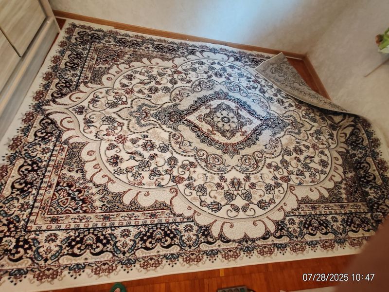 Продаётся почти что новый ковёр 3.5х2.5м Baron Продаётся почти что новый ковёр 3.5х2.5м Baron