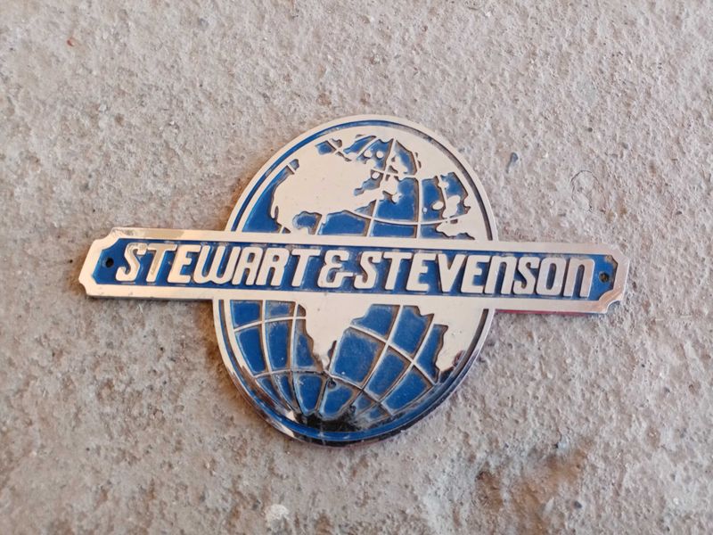 Эмблема Stewart & stevenson