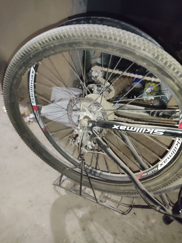 Velosiped sotiladi Velosiped sotiladi