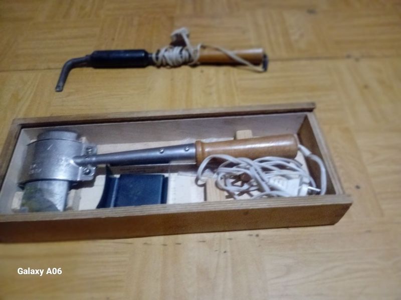 Продаются паяльник Советского производства в отличном состоянии Продаются паяльник Советского производства в отличном состоянии