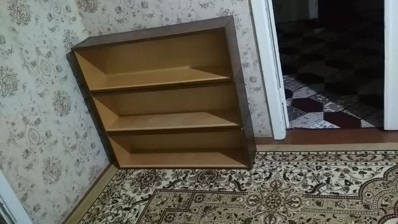Kitob javoni sotiladi Kitob javoni sotiladi