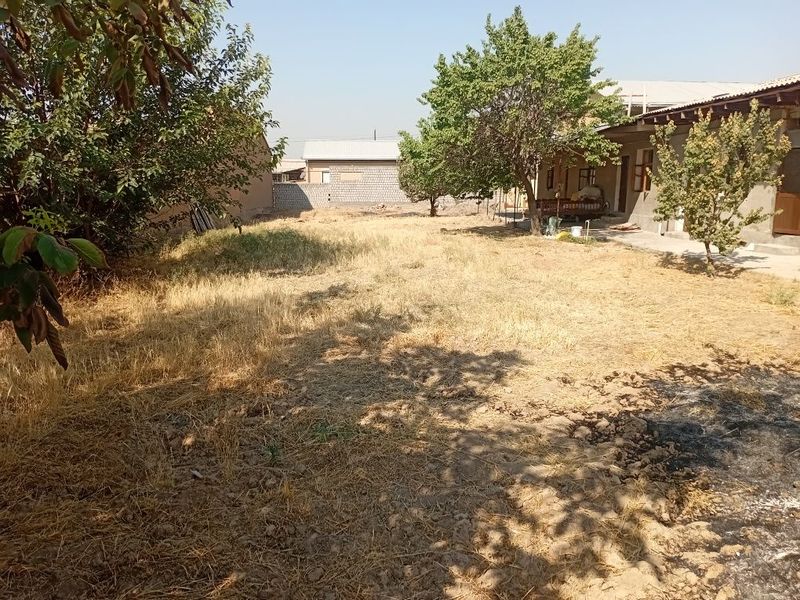 Hovli 12 sotik 2 hona vremyankasi bor